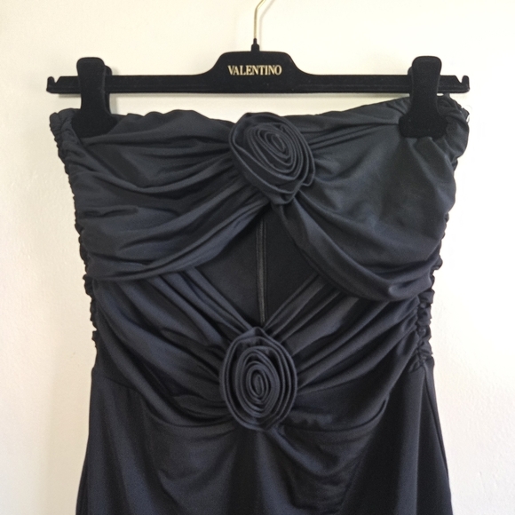 New Torn by Ronny Kobo Selena Strapless Cutout Rosette Bodycon Black Midi Dress - Picture 5 of 11